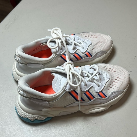Adidas Women’s Size 6 Ozweego White Gum Coral Rare Colorway Sneaker Shoe - Picture 6 of 14